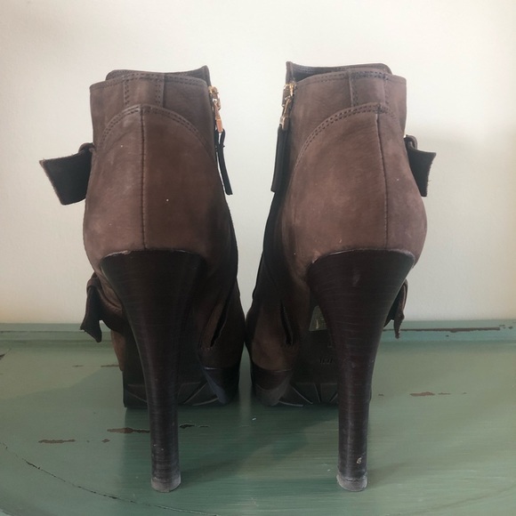 Fendi suede booties with box - Picture 6 of 11